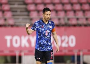 吉田麻也FIFA年度最佳选票:本泽马第一、梅西第二、莫德里奇第三